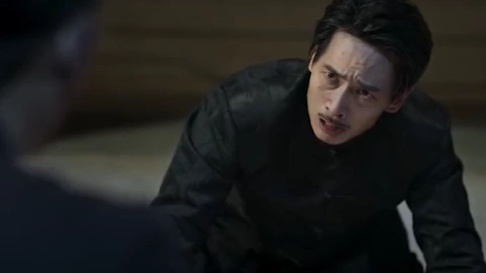 一个村支书硬生生演义成黑帮老大视角。